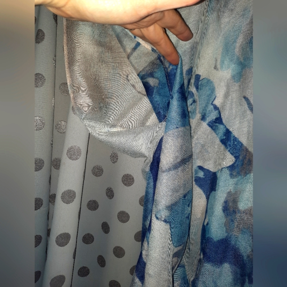 Floral Semi-Sheer Kimono with Raw Hem Slight FLAW OS - Picture 3 of 11